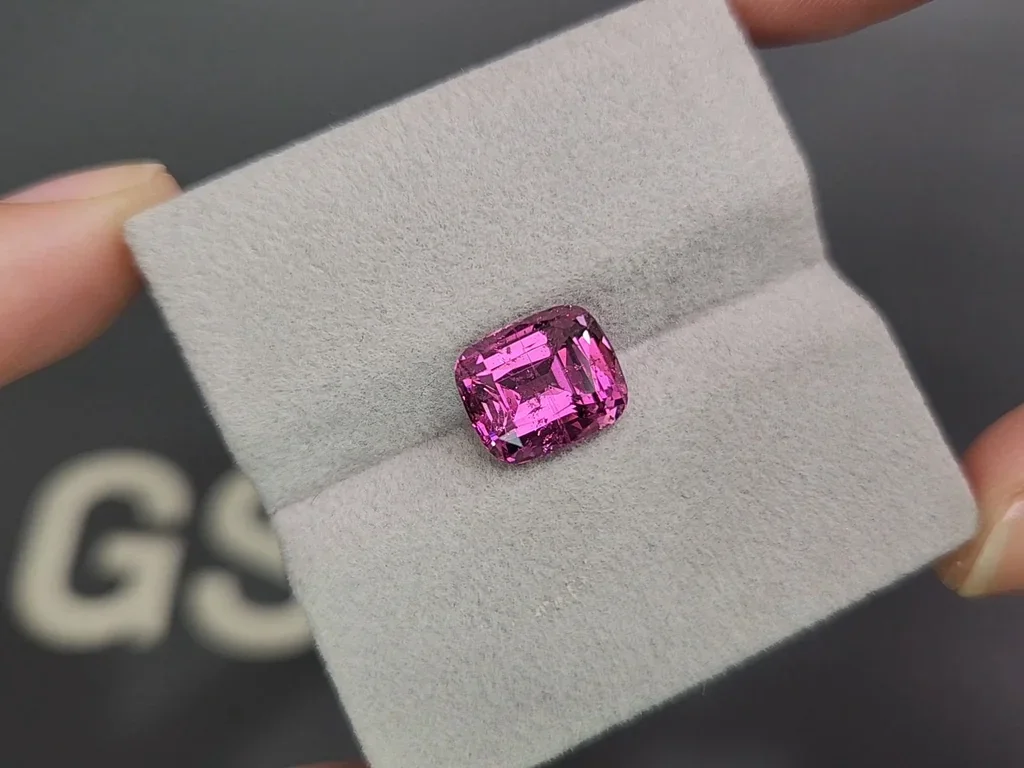 Rhodolite garnet cushion cut  4.84 carats, Tanzania Image №4