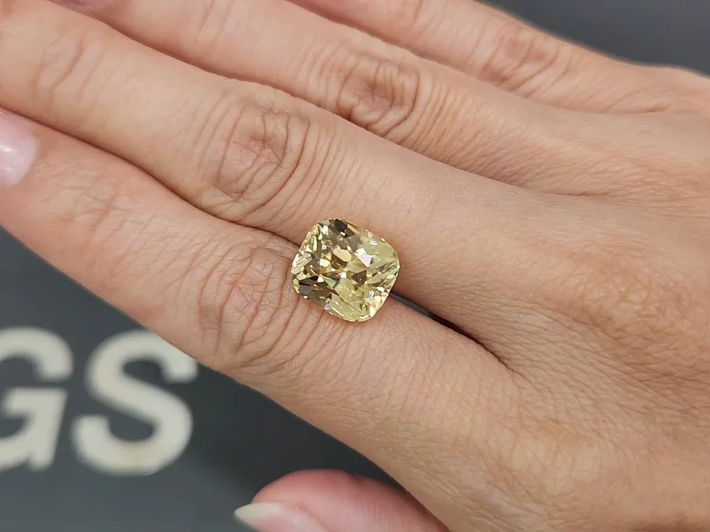 Yellow zircon cut cushion 10.11 carats, Tanzania Image №2