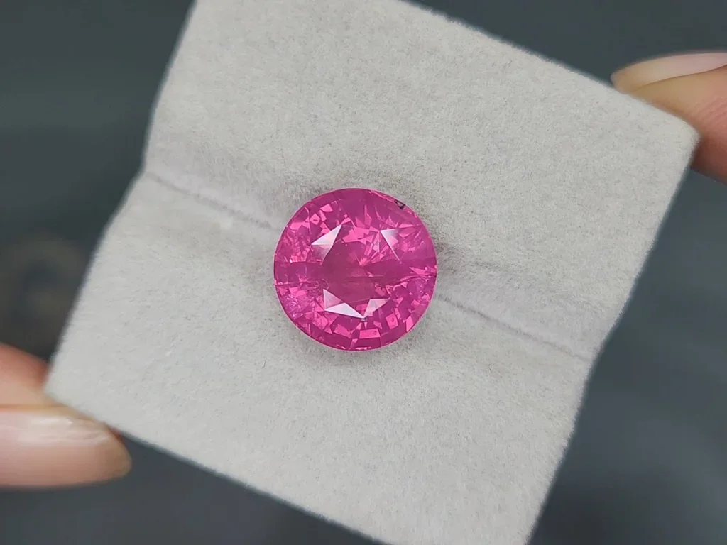 Mahenge spinel  rutile silk effect round cut 10.57 carats, Tanzania Image №4