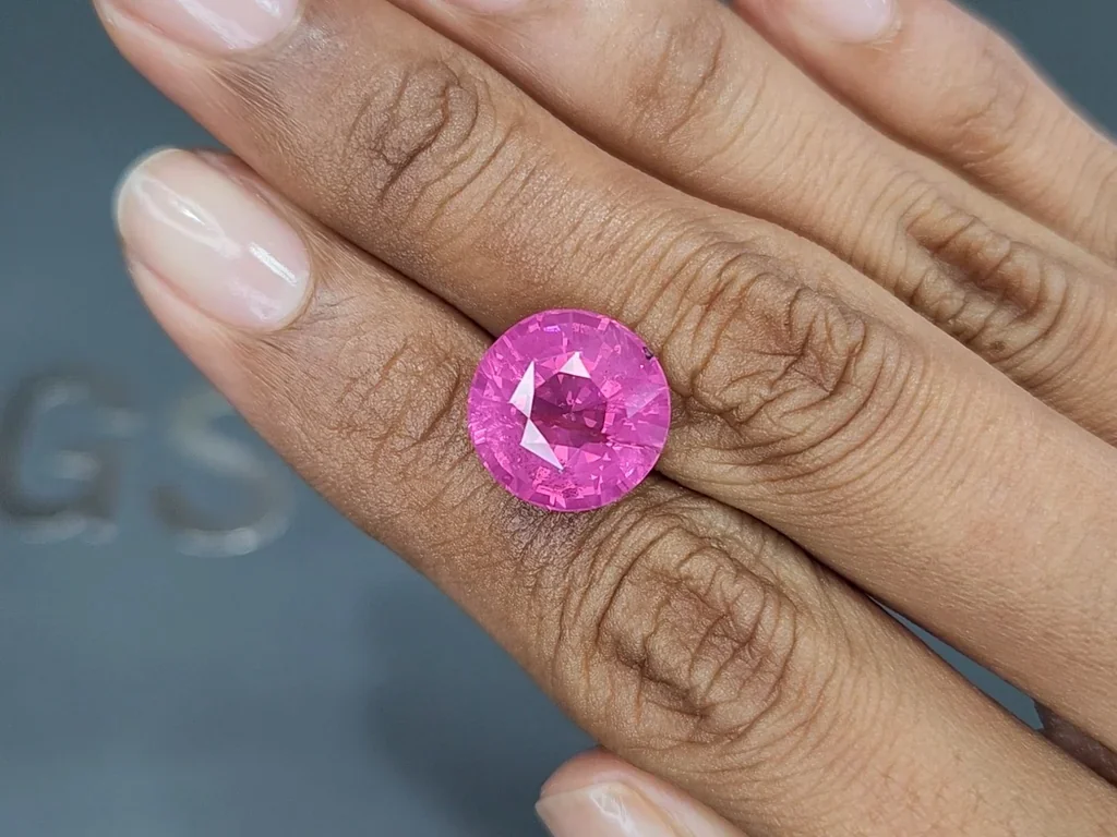 Mahenge spinel  rutile silk effect round cut 10.57 carats, Tanzania Image №2