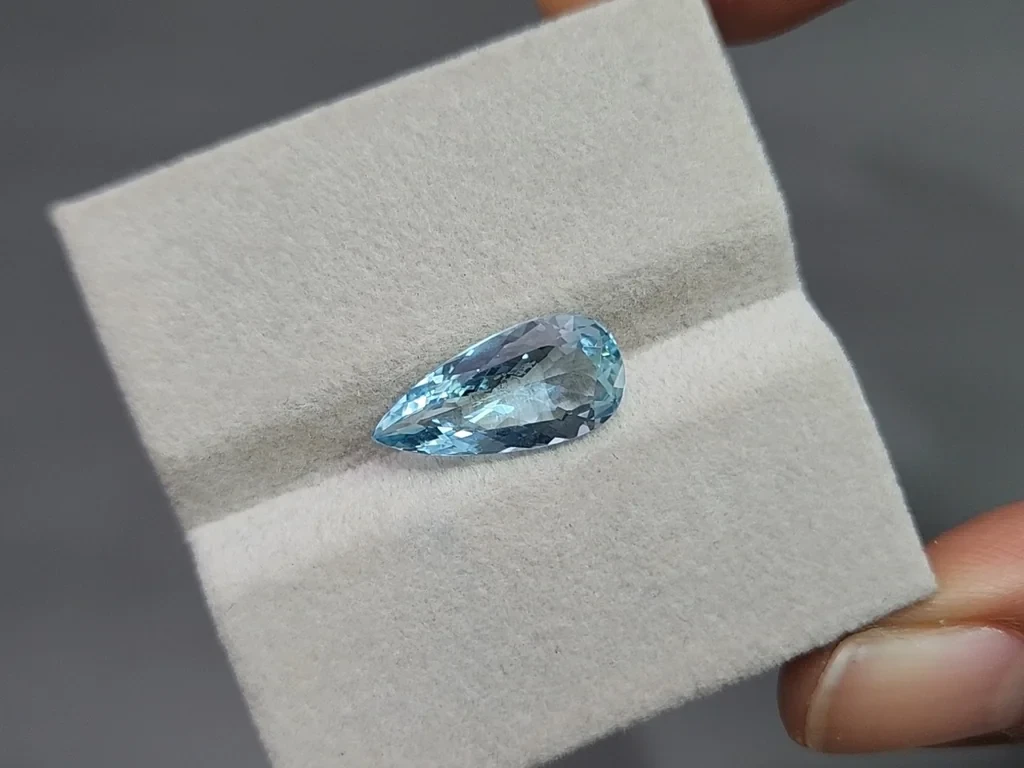 Aquamarine pear cut  2.75 carats, Madagascar Image №4
