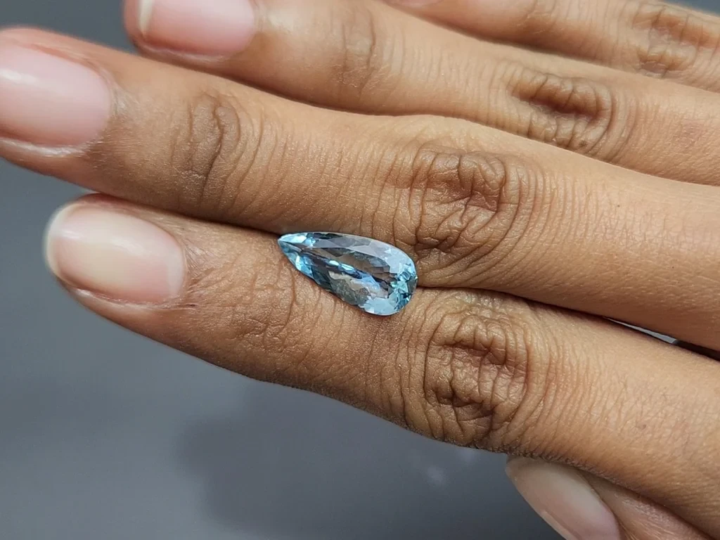 Aquamarine pear cut  2.75 carats, Madagascar Image №2
