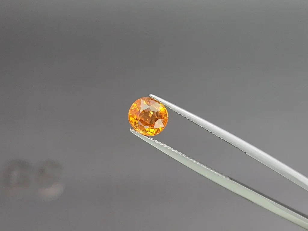 Garnet  spessartine Fanta Color cushion cut 2.26 carats,  Africa Image №3