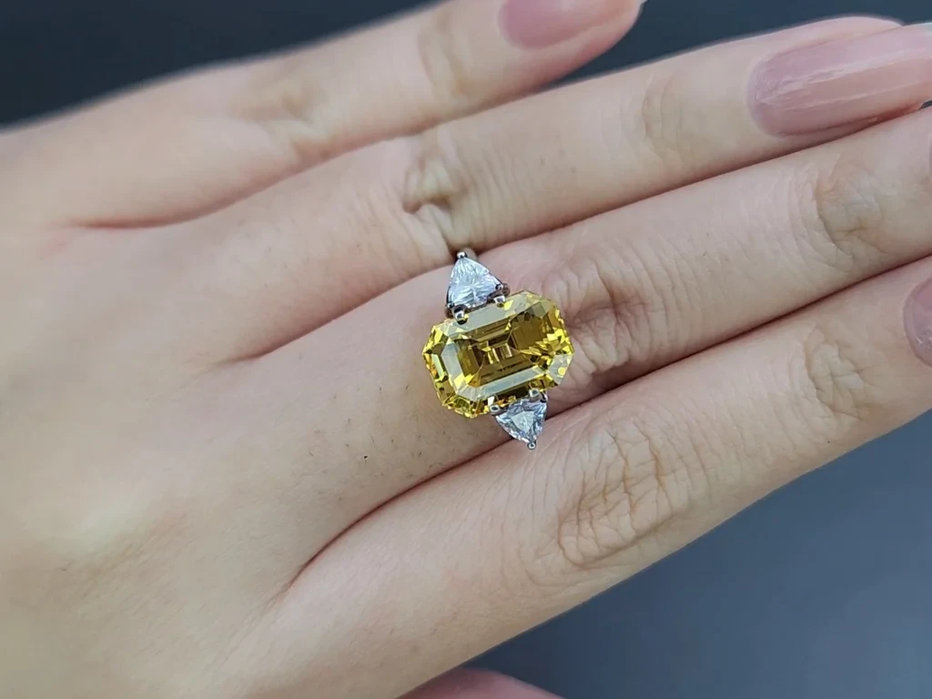 Unheated Golden Yellow sapphire in octagon cut 7.23 carats, Sri Lanka Image №5