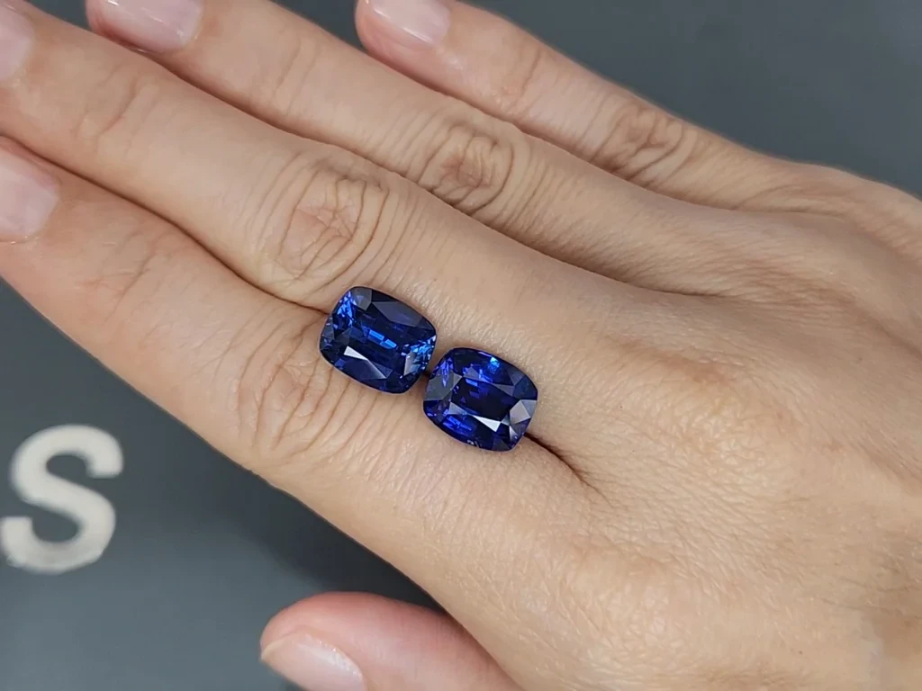 Pair of sapphires Royal Blue cushion cut 11.69 carats, Sri Lanka Image №2