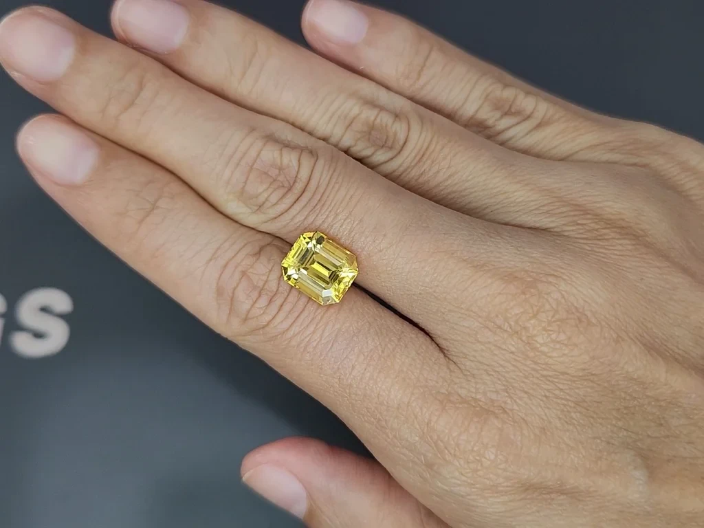 Unheated Golden Yellow sapphire in octagon cut 5.54 carats, Sri Lanka Image №2