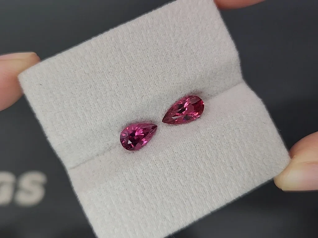 Pair of spinels red-pink Mahenge pear cut 2.28 carats, Tanzania Image №4