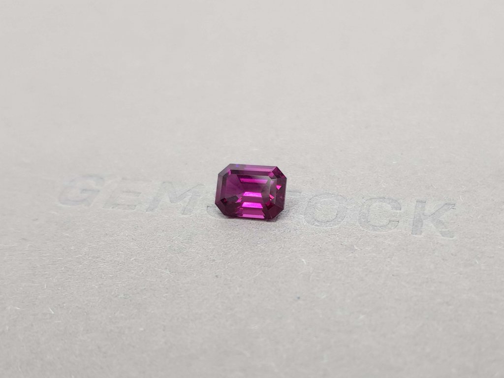 Octagon rhodolite garnet 2.43 ct, Malawi Image №3