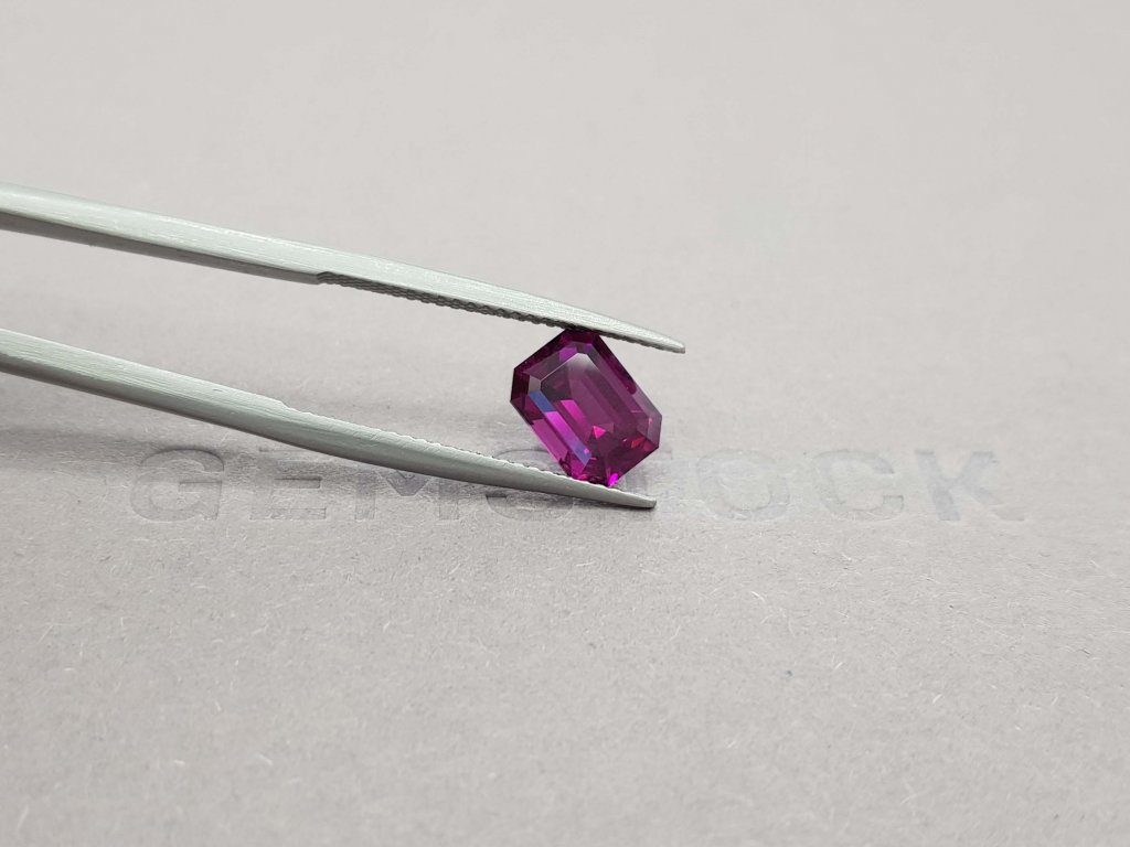 Octagon rhodolite garnet 2.43 ct, Malawi Image №4