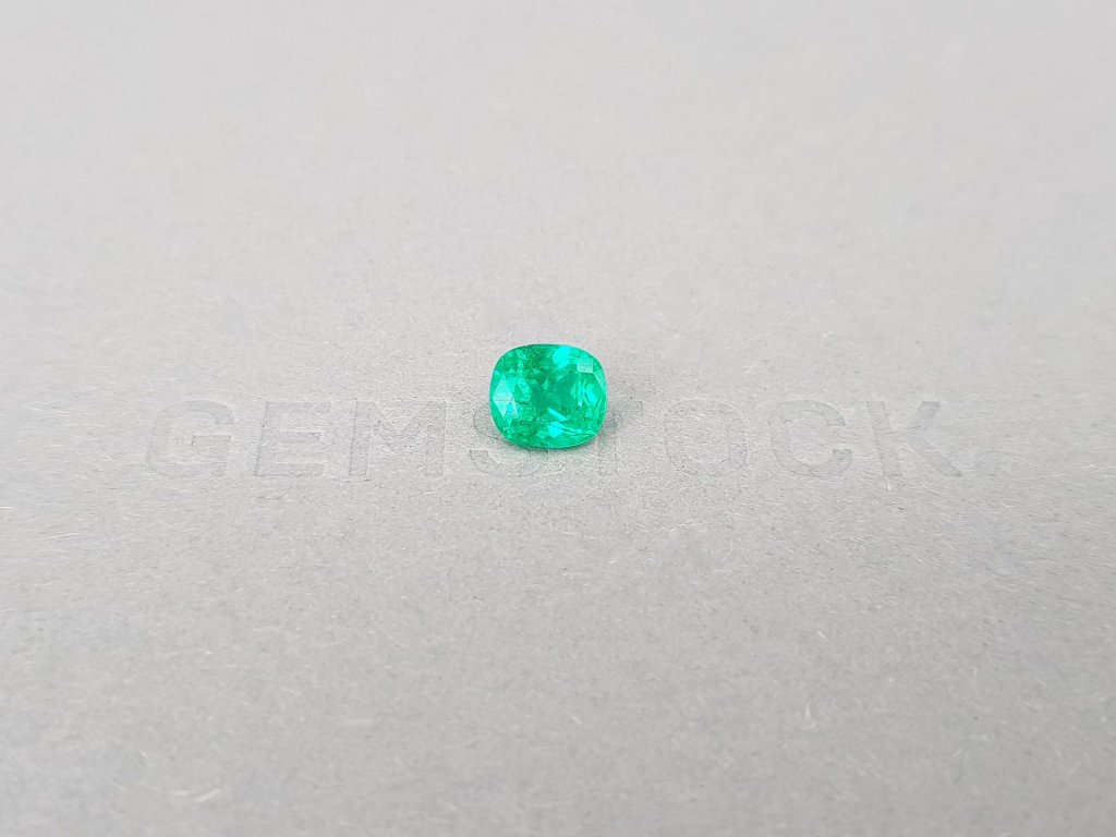 Vivid Green colombian emerald in cushion cut 1.48 ct Image №2