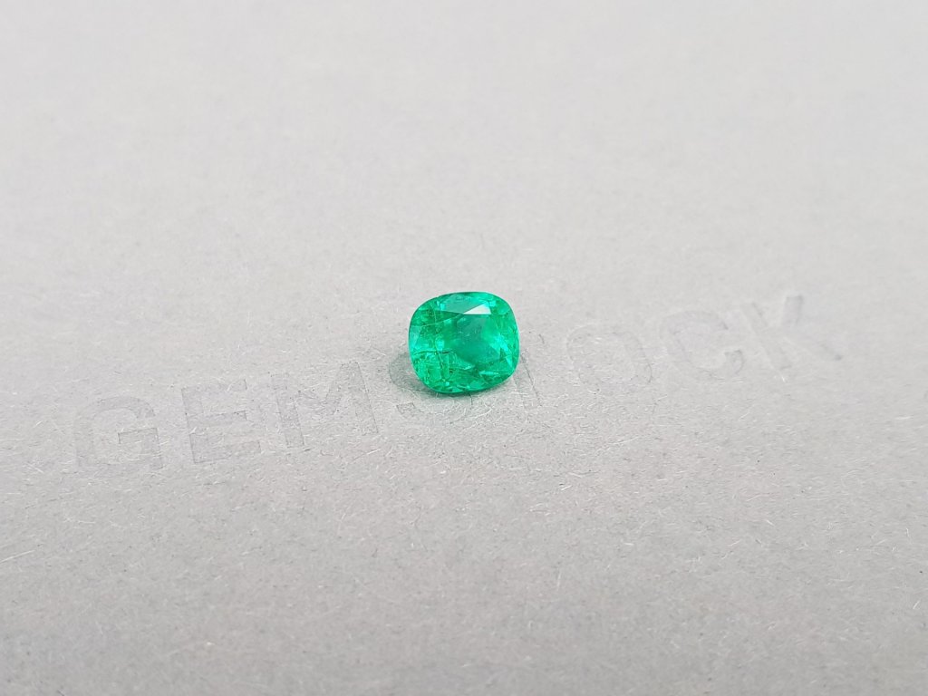 Vivid Green colombian emerald in cushion cut 1.48 ct Image №3