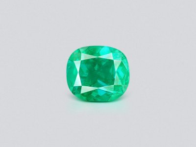 Vivid Green colombian emerald in cushion cut 1.48 ct photo