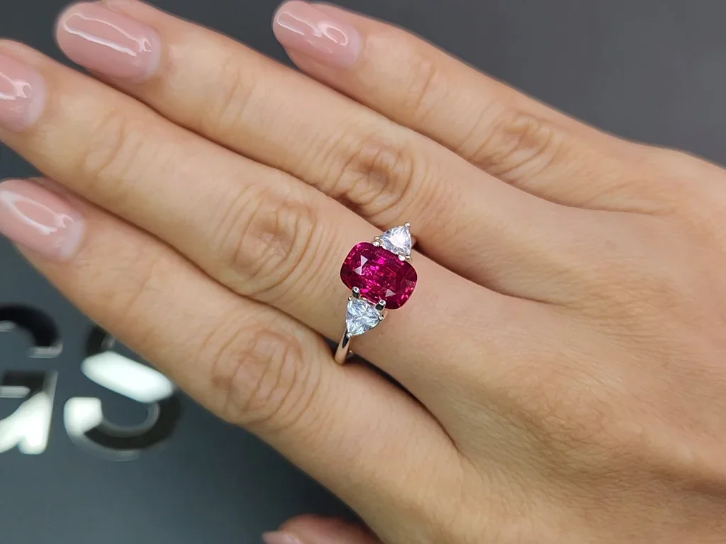 Unheated vibrant pink-red ruby 3.02 carats in cushion cut, Mozambique  Image №5