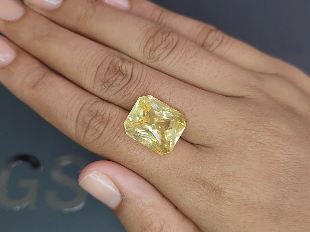 Untreated yellow sapphire in radiant cut 26.29 carats, Sri Lanka Image №2