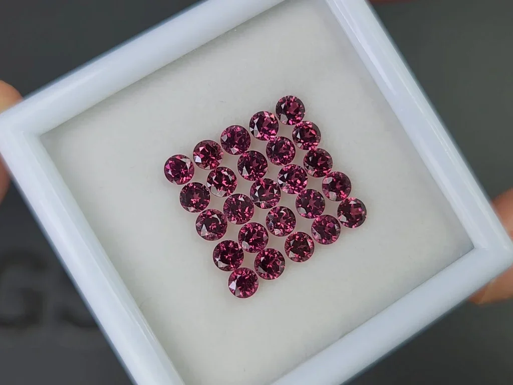 Lot of Rhodolite garnet in round cut 4.27 carats, Tanzania  Image №2