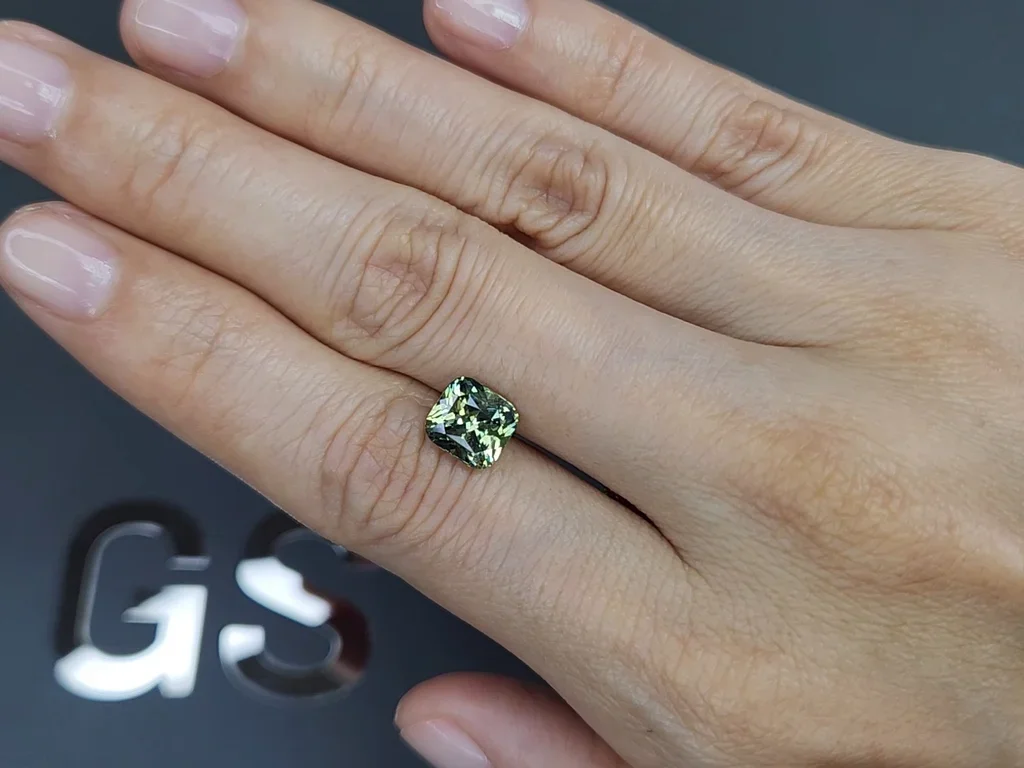Unheated cushion cut green sapphire 2.57 carats, Madagascar  Image №2