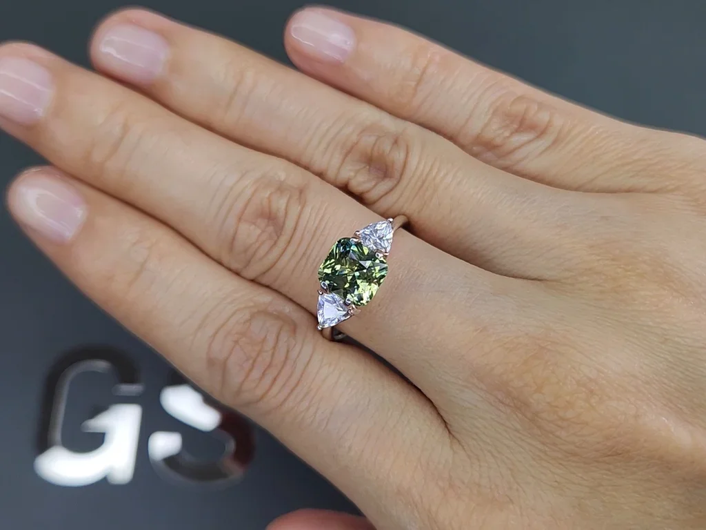 Unheated cushion cut green sapphire 2.57 carats, Madagascar  Image №5