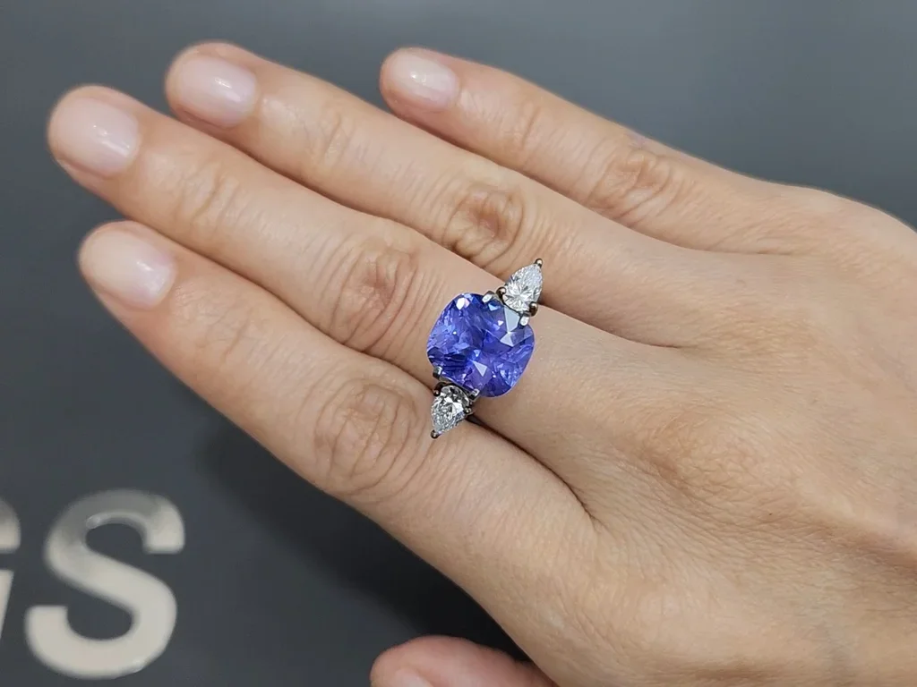 Unheated color change blue-violet sapphire in cushion cut 6.75 carats, Sri Lanka Image №8