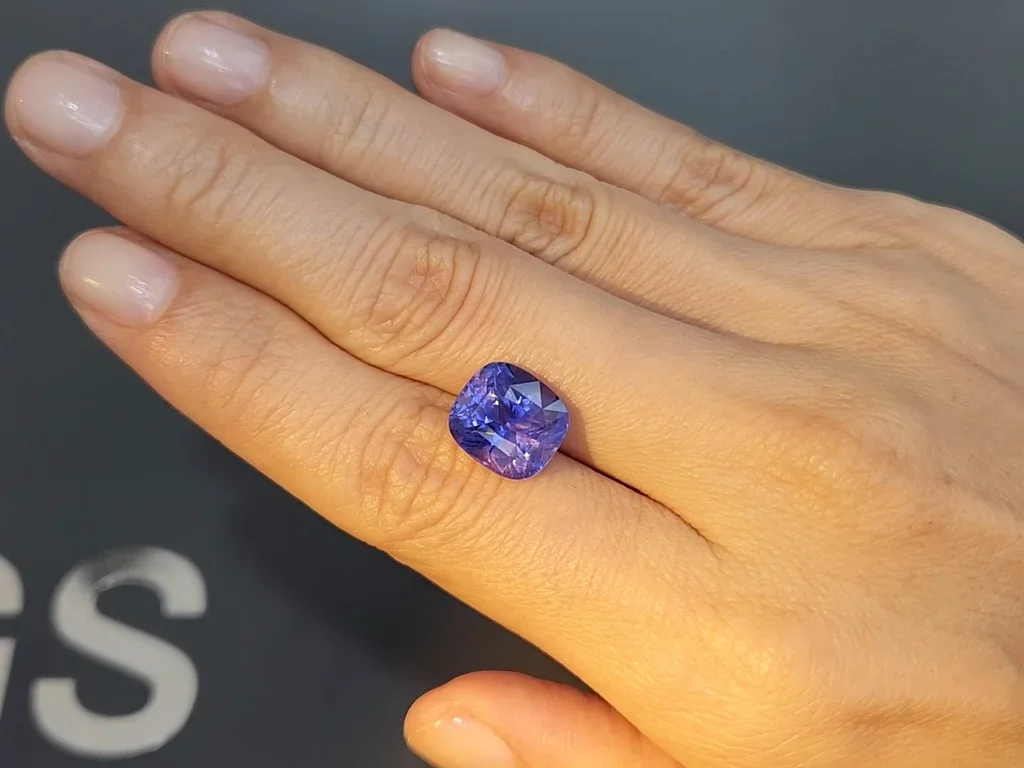 Unheated color change blue-violet sapphire in cushion cut 6.75 carats, Sri Lanka Image №3