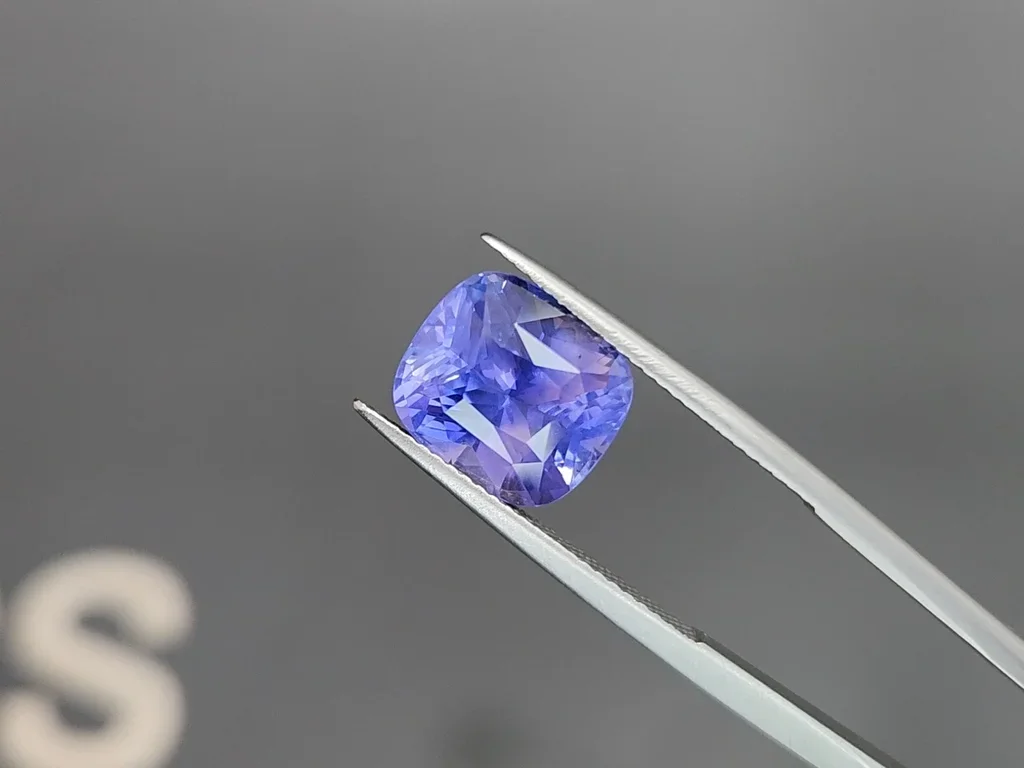 Unheated color change blue-violet sapphire in cushion cut 6.75 carats, Sri Lanka Image №4