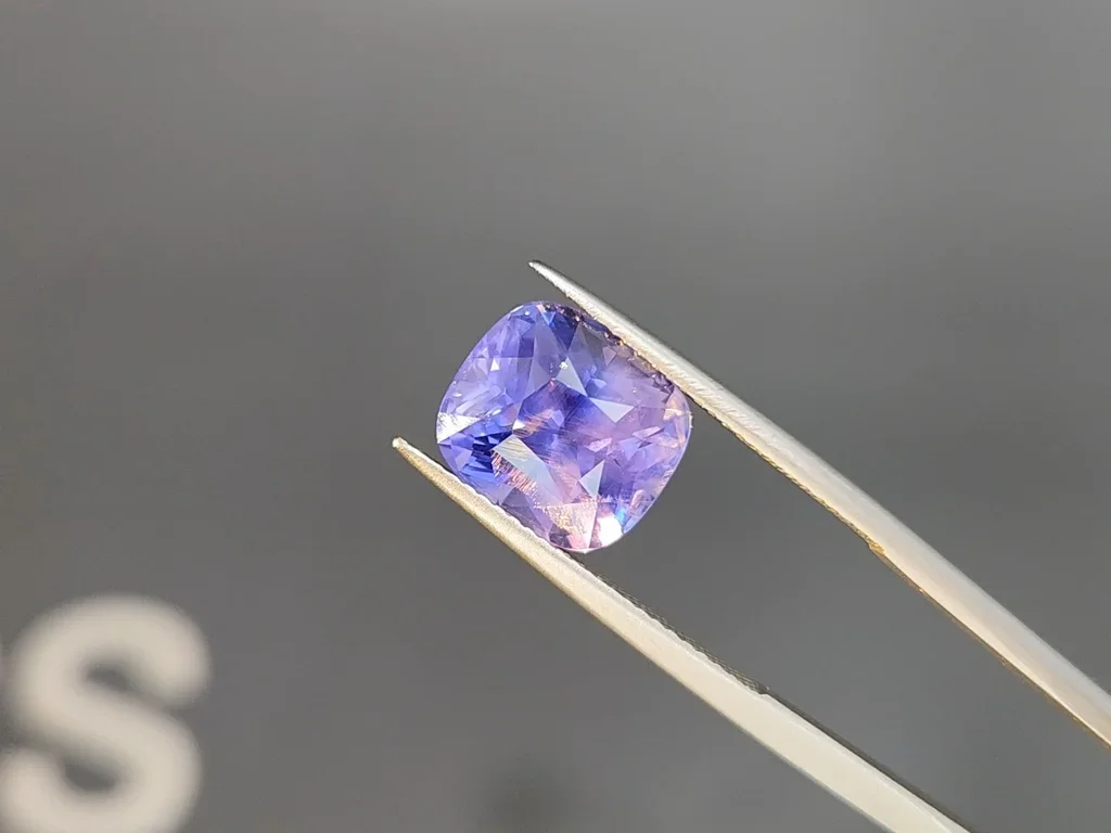 Unheated color change blue-violet sapphire in cushion cut 6.75 carats, Sri Lanka Image №5