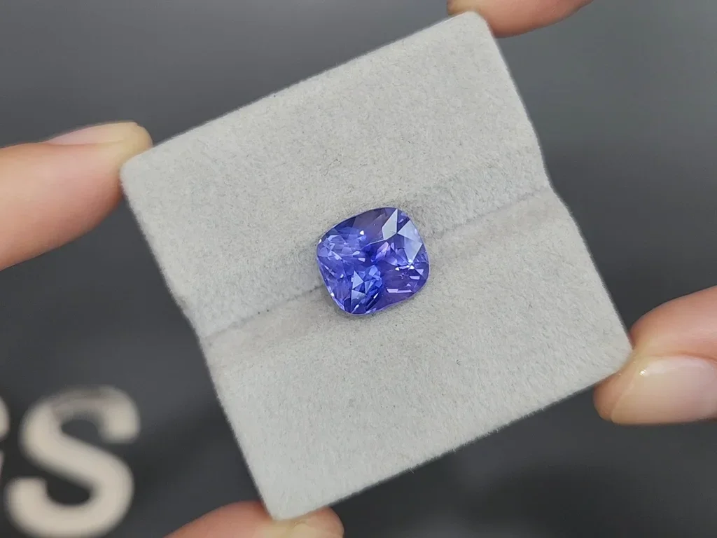 Unheated color change blue-violet sapphire in cushion cut 6.75 carats, Sri Lanka Image №7