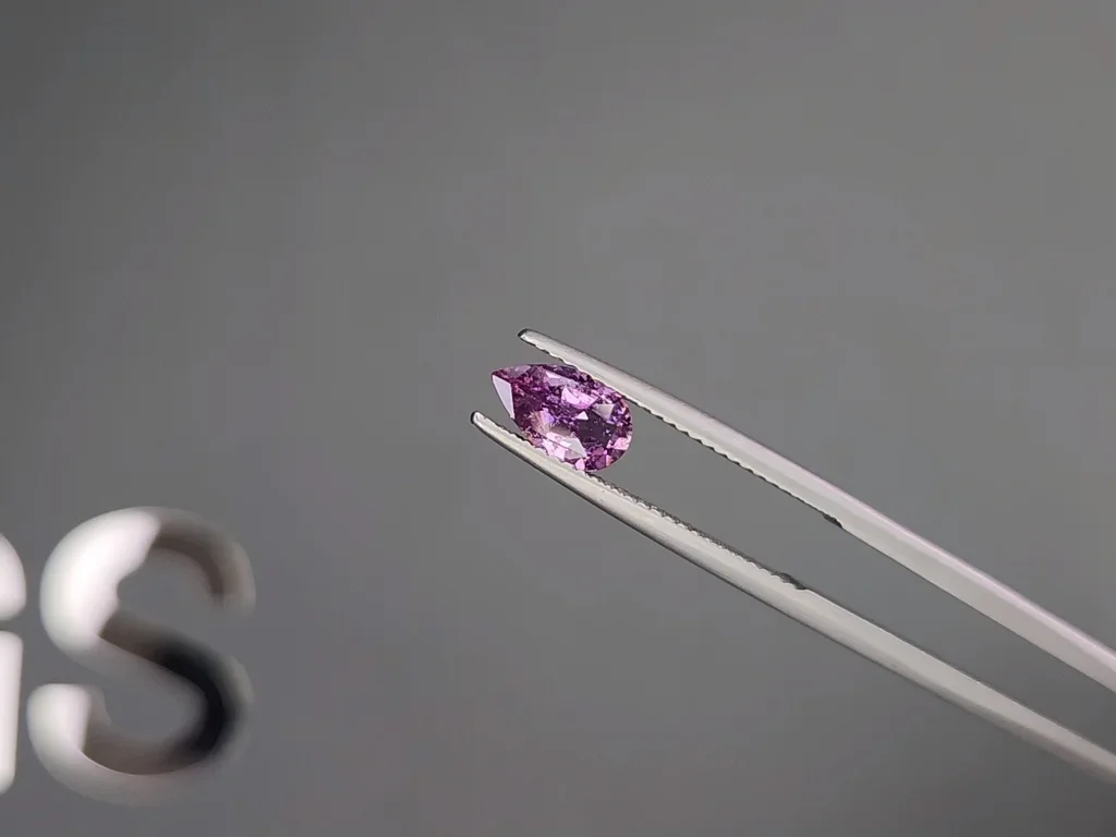 Unheated purple sapphire pear shaped 0.95 carats, Madagascar  Image №3
