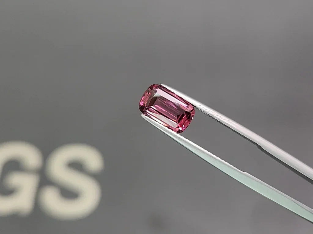 Rhodolite garnet cushion cut 2.46 carats, Tanzania Image №3