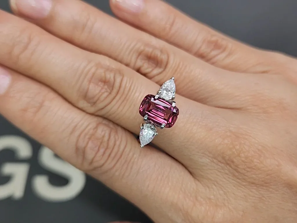 Rhodolite garnet cushion cut 2.46 carats, Tanzania Image №5
