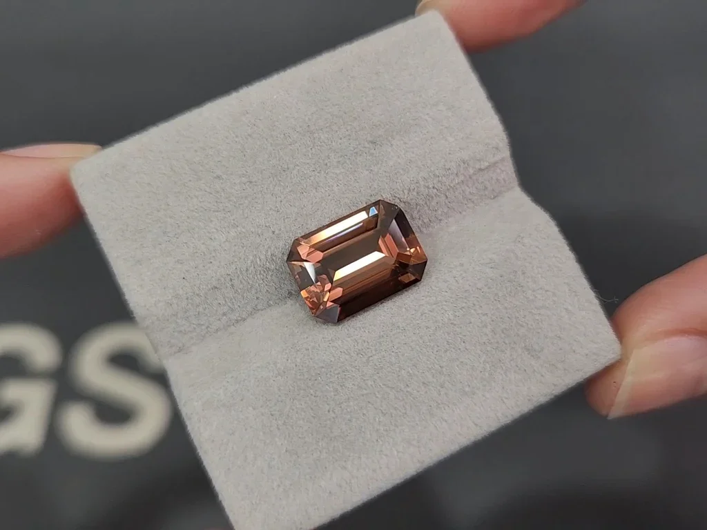 Brown zircon octagon cut 7.63 carats, Tanzania Image №4