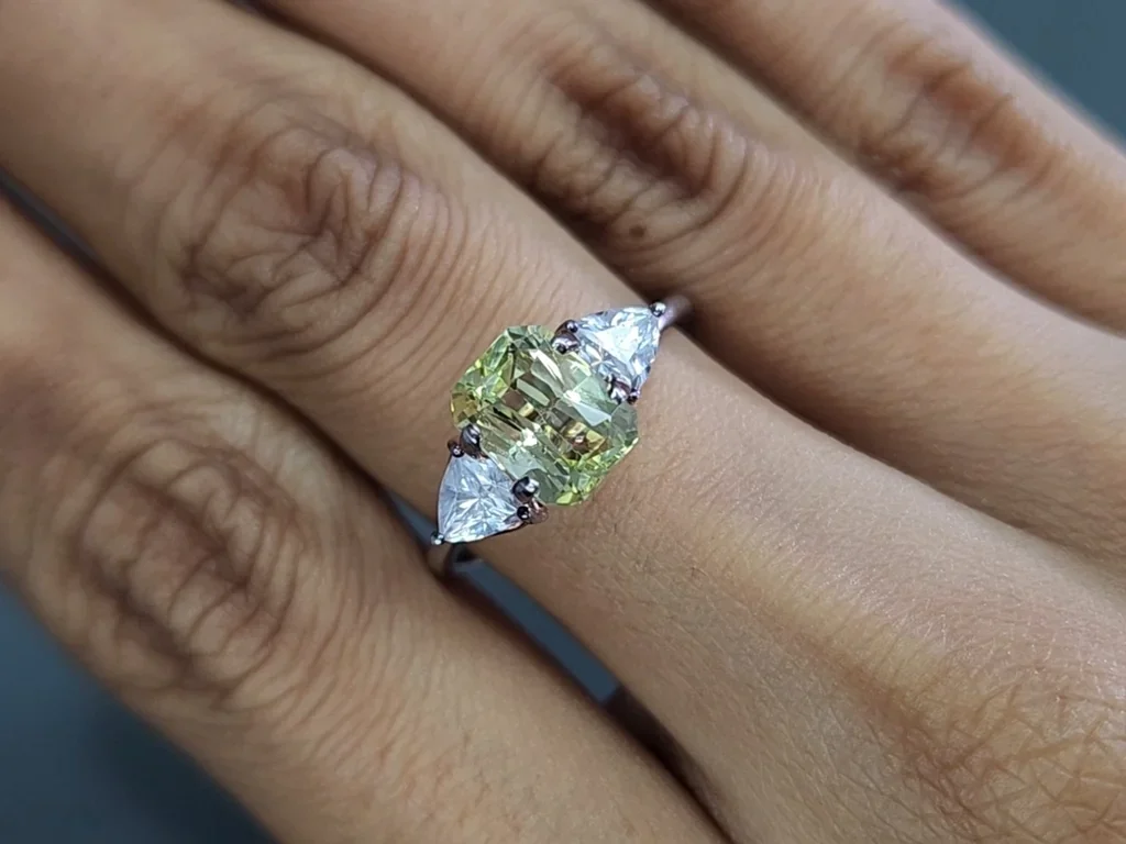 Yellow chrysoberyl radiant cut 2.01 carats, Madagascar Image №5