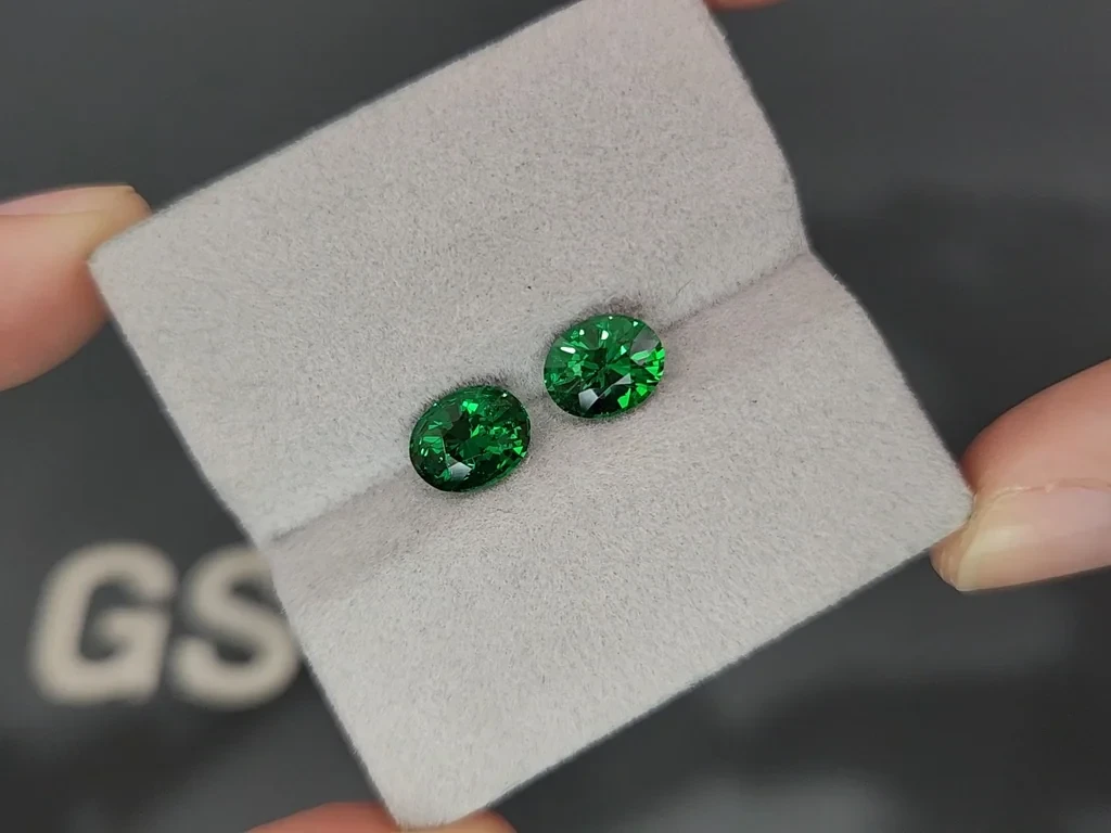 Pair of tsavorite garnets oval cut 3.12 carats, Africa Image №4