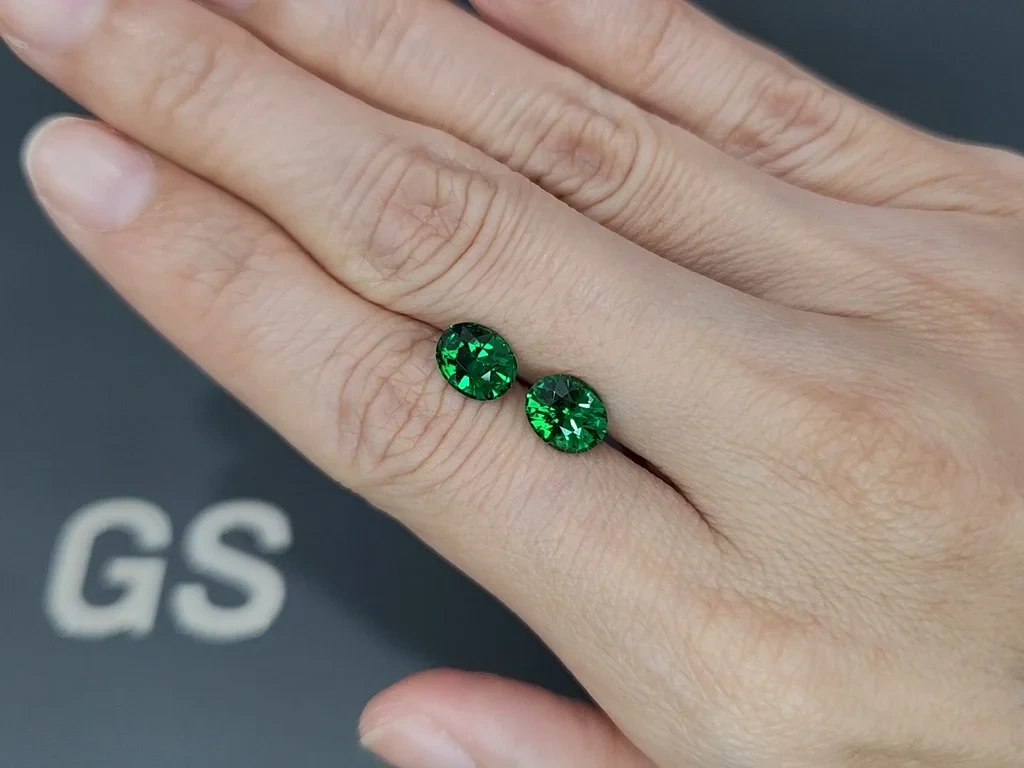 Pair of tsavorite garnets oval cut 3.12 carats, Africa Image №2