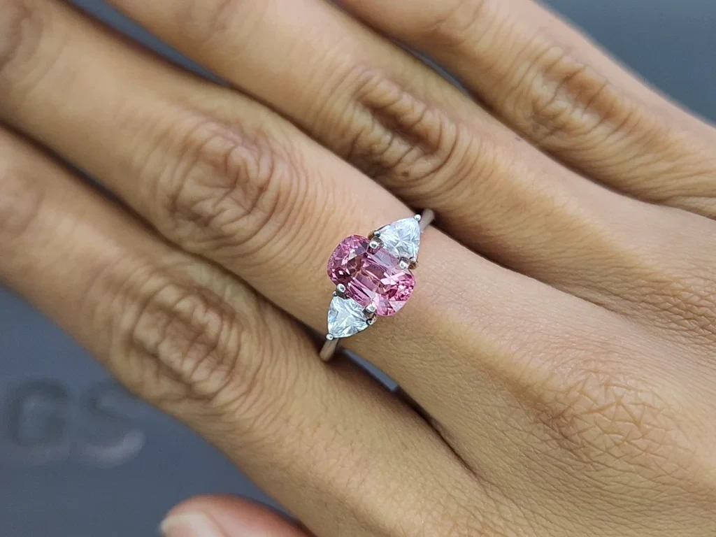 Spinel Mahenge cushion cut 2.06 carats, Tanzania Image №5