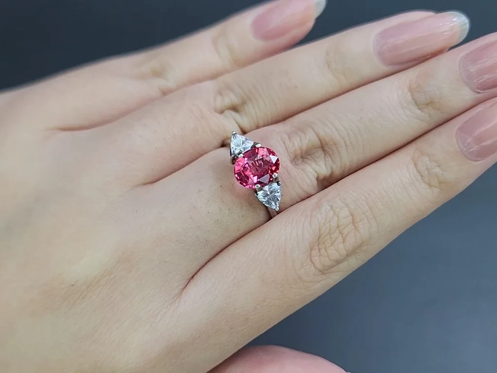 Vibrant Intense pinkish red Mahenge spinel in oval cut 2.01 carats, Tanzania Image №5