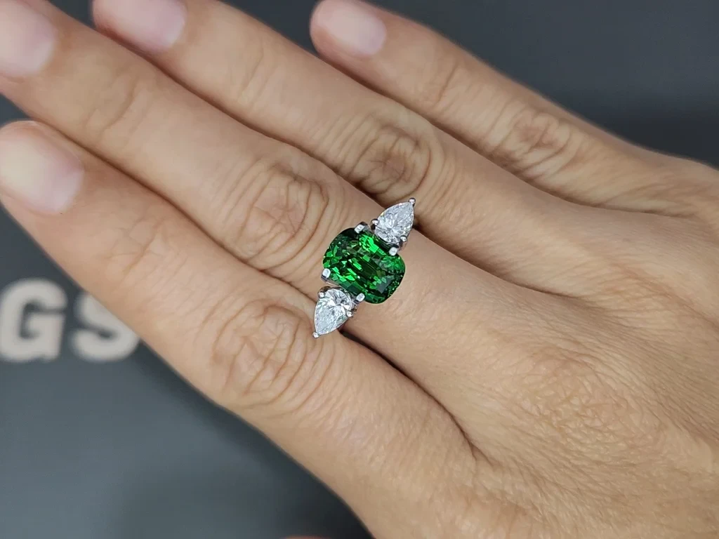 Tsavorite garnet cushion cut 3.04 carats, Africa Image №5