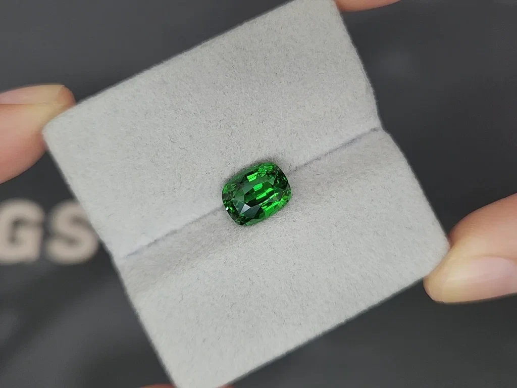 Tsavorite garnet cushion cut 3.04 carats, Africa Image №4