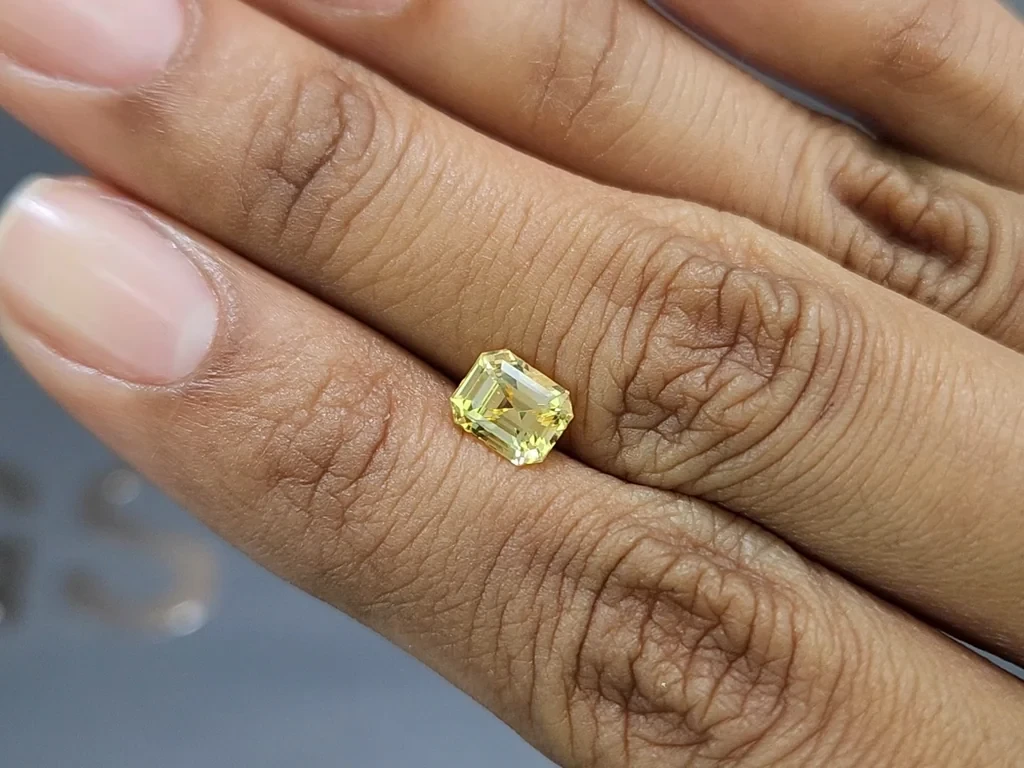 Unheated yellow sapphire octagon cut 1.51 carats, Sri Lanka Image №2