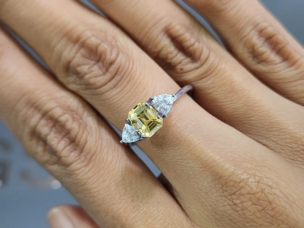 Unheated yellow sapphire octagon cut 1.51 carats, Sri Lanka Image №5