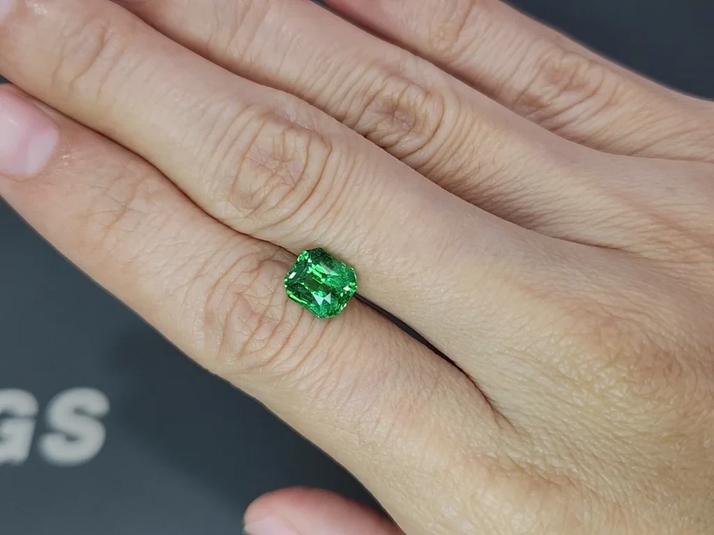 Tsavorite garnet Vivid green radiant cut 2.53 carats, Tanzania Image №2