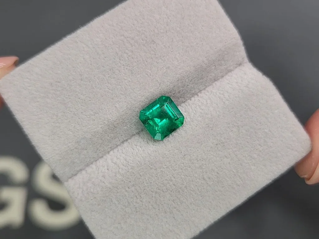 Colombian emerald 1.14 ct, Muzo Green Image №4
