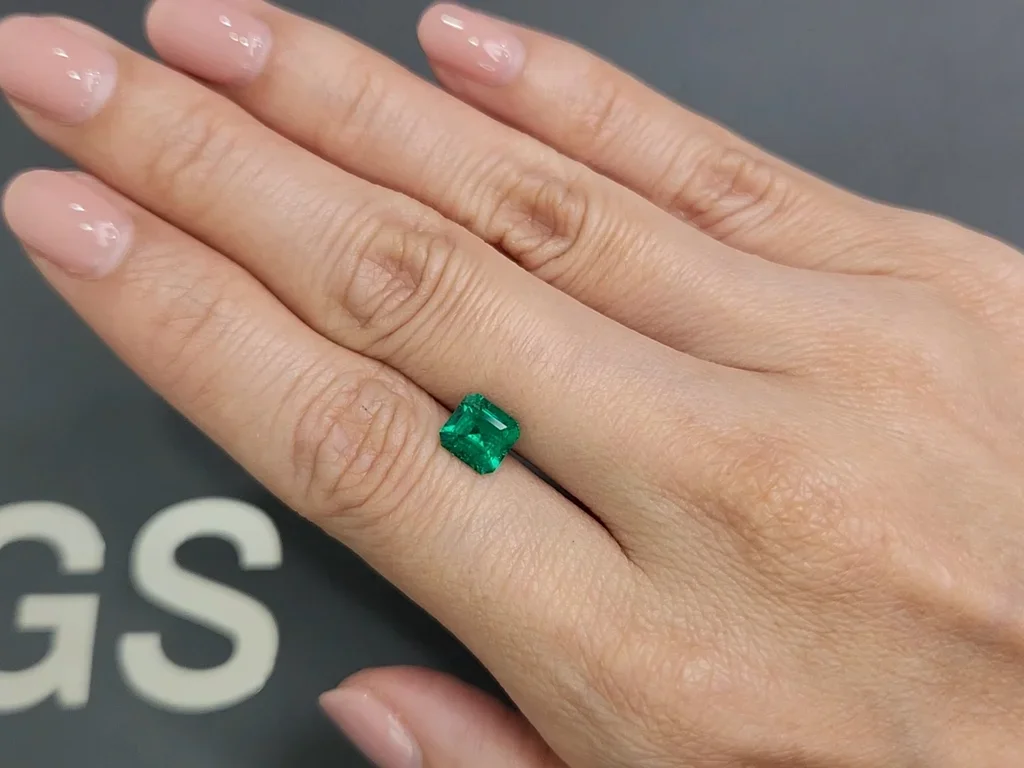 Colombian emerald 1.14 ct, Muzo Green Image №2