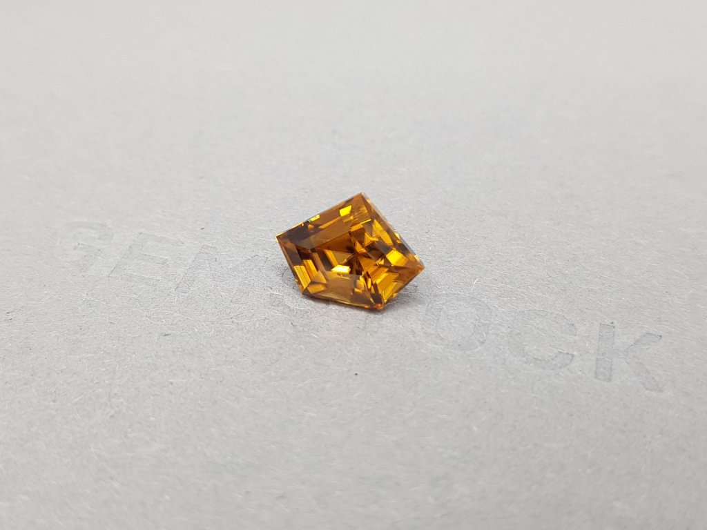 Intense brown zircon from Tanzania 5.07 ct Image №4