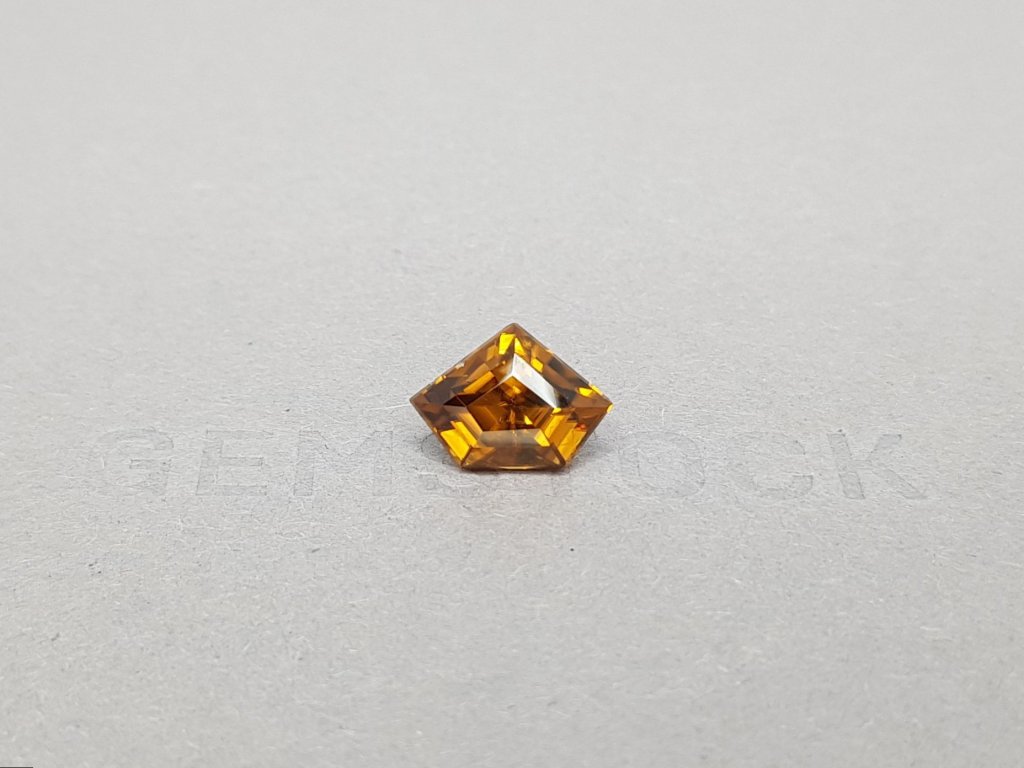 Intense brown zircon from Tanzania 5.07 ct Image №2