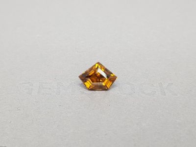 Intense brown zircon from Tanzania 5.07 ct photo