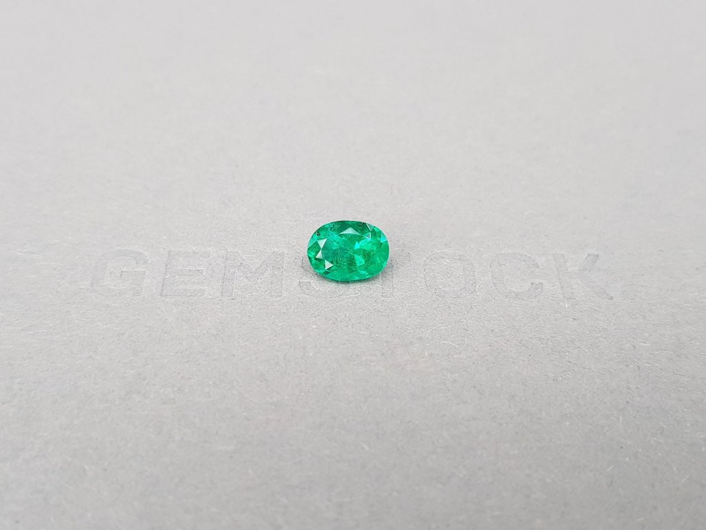 Muzo Green emerald oval cut 1.09 carats, Colombia Image №2