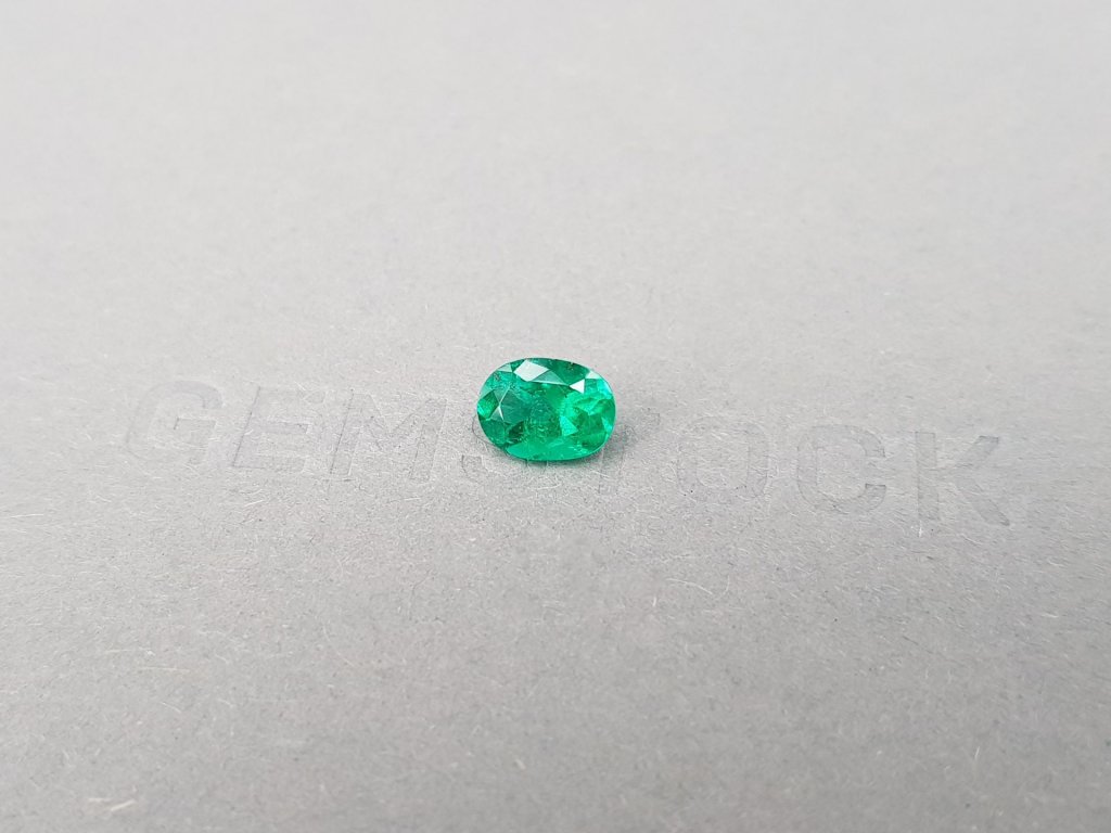 Muzo Green emerald oval cut 1.09 carats, Colombia Image №4