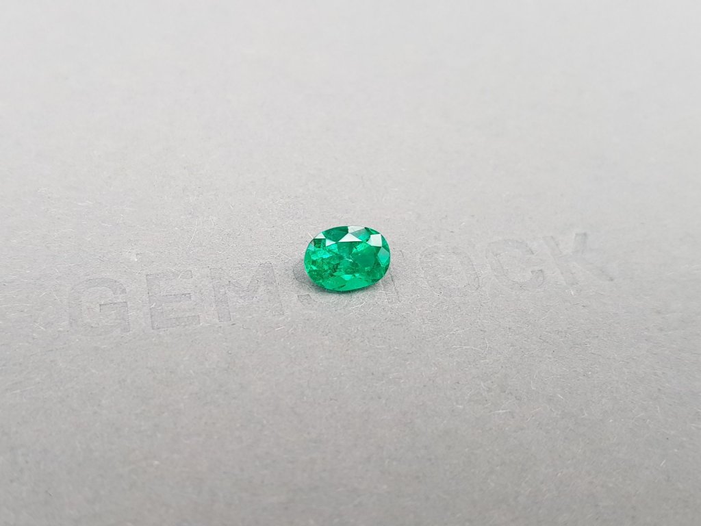 Muzo Green emerald oval cut 1.09 carats, Colombia Image №3