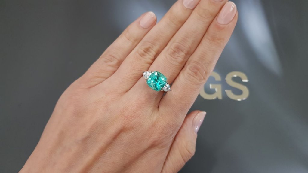 Neon blue Paraiba tourmaline in cushion cut 4.65 carats, Mozambique Image №4
