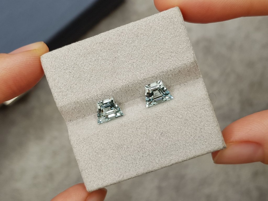 Pair of trapezoid cut aquamarines 2.25 carats, Africa Image №3